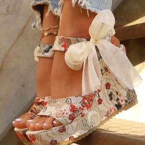 Fahionable  Bow Decor Floral Pattern Bow Decor Ankle Strap Wedge Sandals